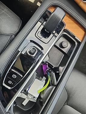 Vapour Gray Metallic 2025 Volvo XC90 Plug-In Hybrid T8 Plus