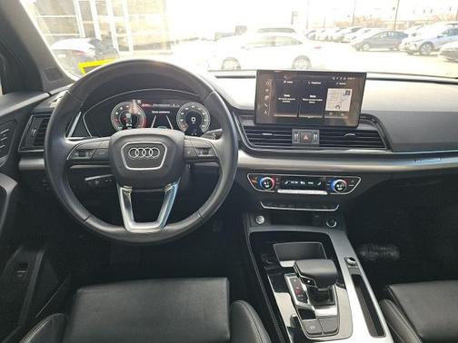 2023 Audi Q5 45 S line Premium