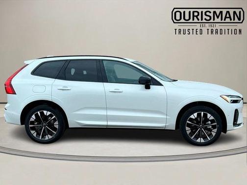 2026 Volvo XC60 B5 Plus