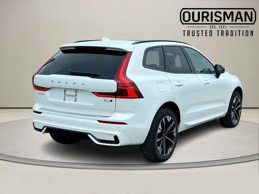 2026 Volvo XC60 B5 Plus
