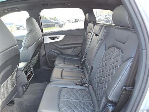 2024 Audi Q7 55 Prestige