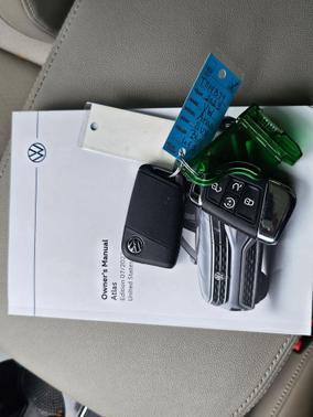 Tourmaline Blue Metallic 2023 Volkswagen Atlas 3.6L SEL