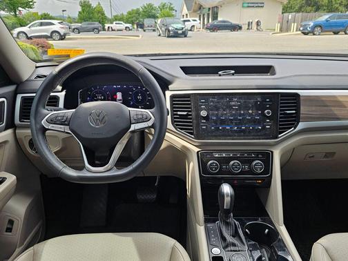 Tourmaline Blue Metallic 2023 Volkswagen Atlas 3.6L SEL