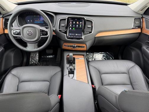 2025 Volvo XC90 B6 Plus 7-Seater