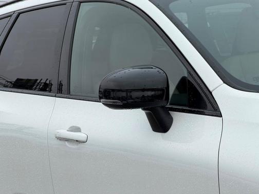 Crystal White 2026 Volvo XC60 B5 Core