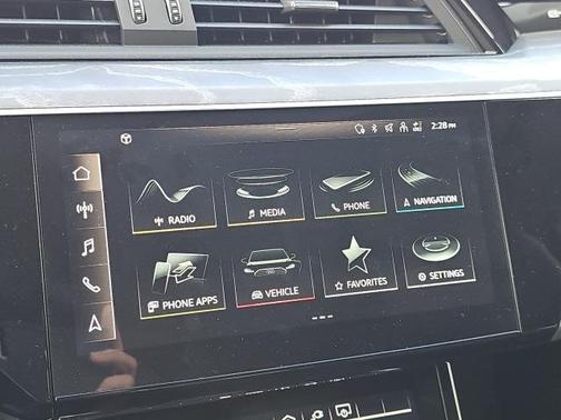 2024 Audi Q8 e-tron Premium Plus