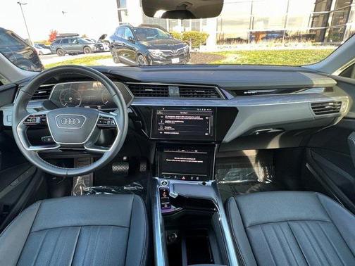 2024 Audi Q8 e-tron Premium Plus