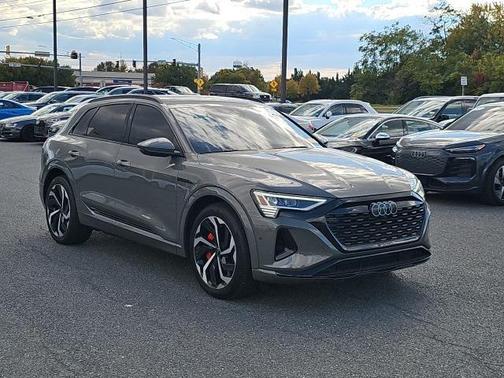 2024 Audi Q8 e-tron Premium Plus
