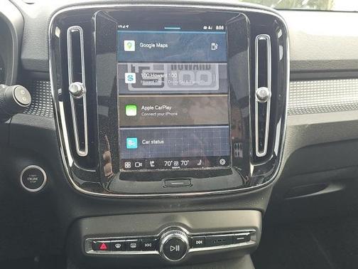 2023 Volvo XC40 B5 Plus Dark Theme