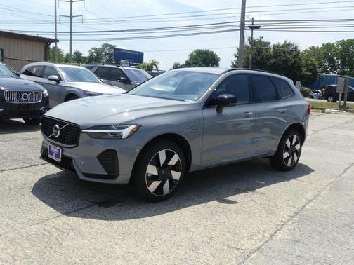 2025 Volvo XC60 Plug-In Hybrid T8 Plus