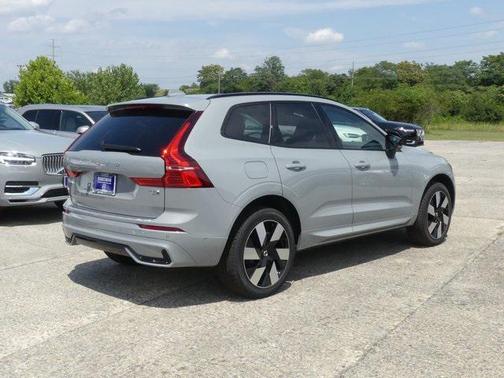 2025 Volvo XC60 Plug-In Hybrid T8 Plus