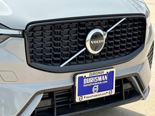 2025 Volvo XC60 Plug-In Hybrid T8 Plus