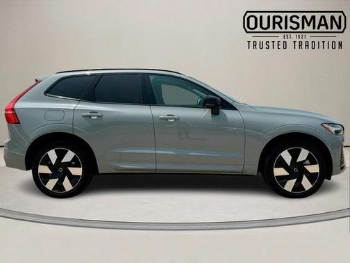 2025 Volvo XC60 Plug-In Hybrid T8 Plus