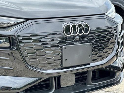 2025 Audi Q6 e-tron Premium Plus