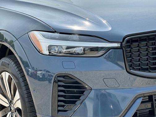 2025 Volvo XC60 Plug-In Hybrid T8 Plus
