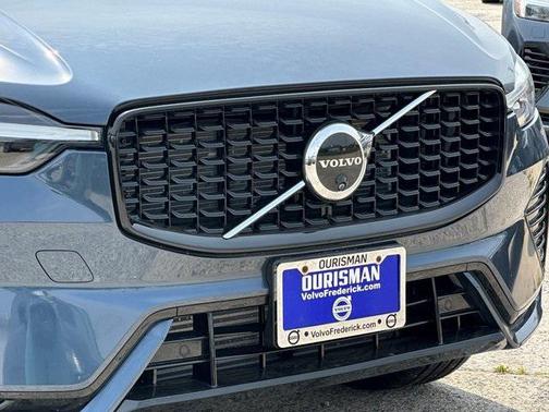 2025 Volvo XC60 Plug-In Hybrid T8 Plus