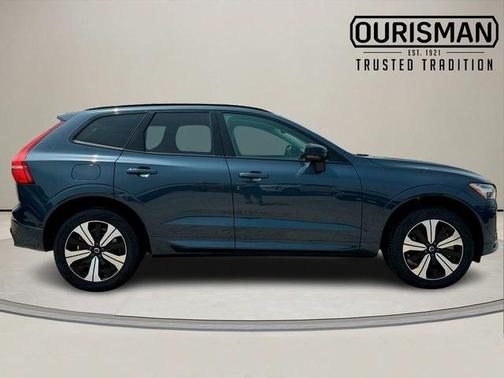 2025 Volvo XC60 Plug-In Hybrid T8 Plus
