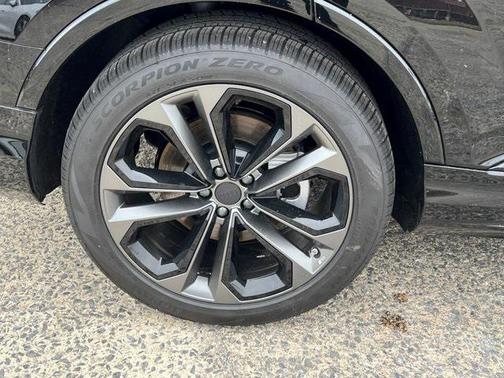 2026 Audi Q7 55 Premium Plus