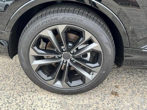 2026 Audi Q7 55 Premium Plus