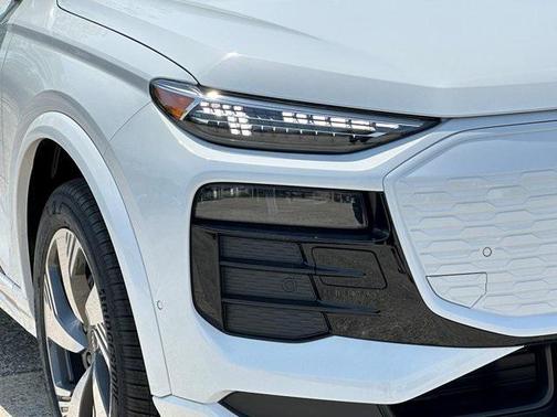 2025 Audi Q6 e-tron Premium Plus