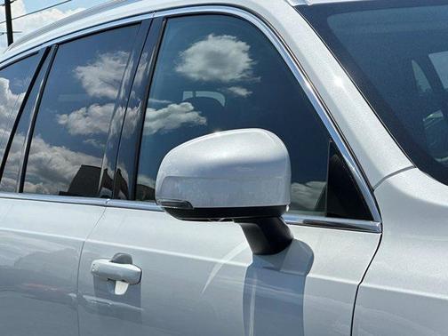 2025 Volvo XC90 Plug-In Hybrid T8 Ultra