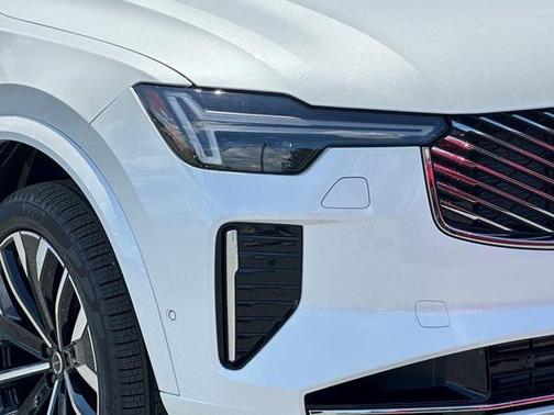 2025 Volvo XC90 Plug-In Hybrid T8 Ultra