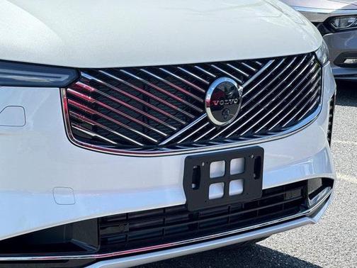 2025 Volvo XC90 Plug-In Hybrid T8 Ultra