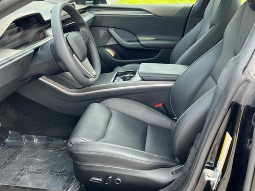 2023 Tesla Model S Plaid
