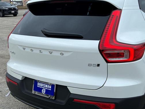 2026 Volvo XC40 B5 Core