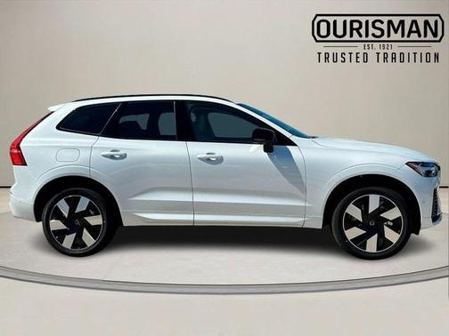2025 Volvo XC60 Plug-In Hybrid T8 Plus