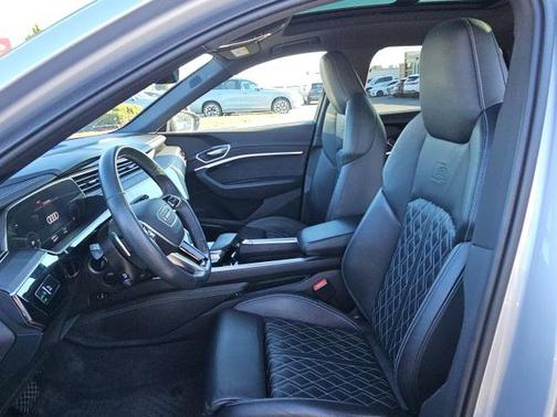 2023 Audi e-tron S Premium Plus