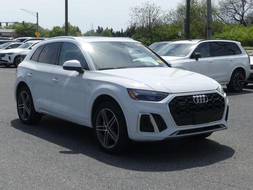 Glacier White 2025 Audi Q5 55 S line Premium Plus