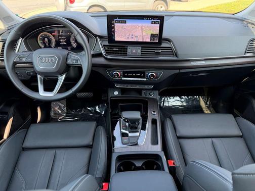 Glacier White 2025 Audi Q5 55 S line Premium Plus