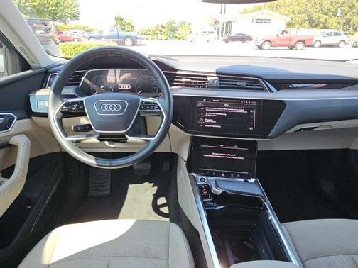 2021 Audi e-tron Premium Plus
