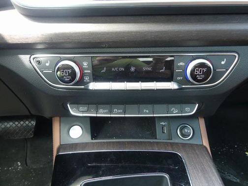 2024 Audi Q5 40 Premium Plus