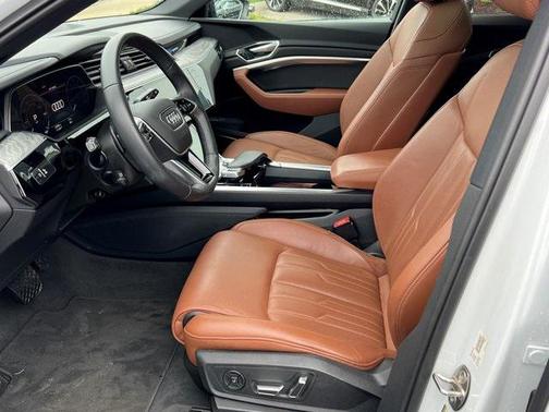 2022 Audi e-tron Prestige