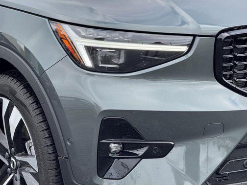 2026 Volvo XC40 B5 Ultra