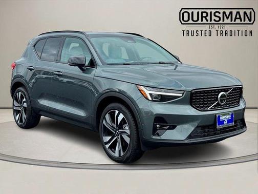 2026 Volvo XC40 B5 Ultra