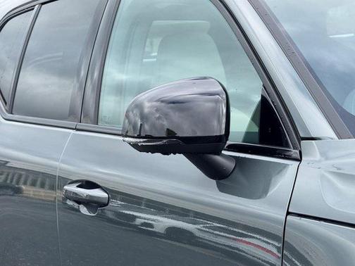 2026 Volvo XC40 B5 Ultra