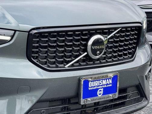 2026 Volvo XC40 B5 Ultra