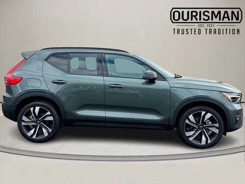 2026 Volvo XC40 B5 Ultra