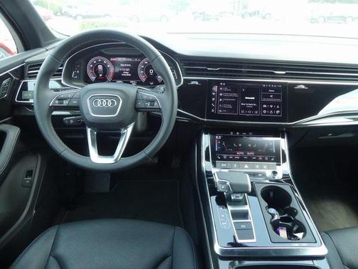 2025 Audi Q7 45 Premium Plus