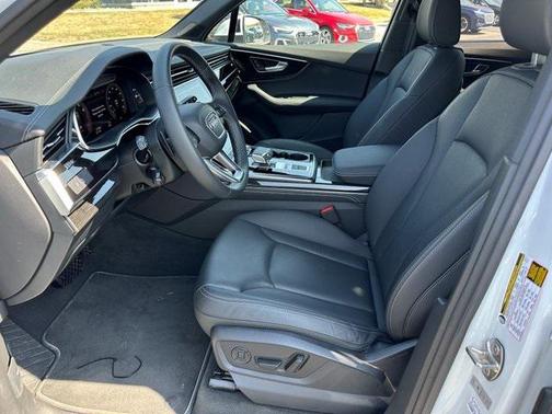 2025 Audi Q7 45 Premium Plus