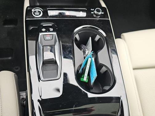 2025 Audi A6 e-tron Prestige