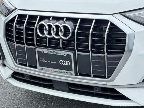 2022 Audi Q3 Premium
