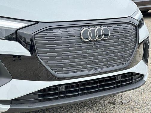 2025 Audi Q4 e-tron Premium