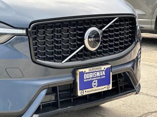 2025 Volvo XC60 PLUS