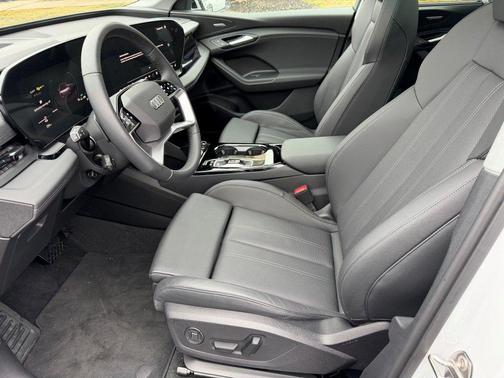 2025 Audi Q6 e-tron Prestige