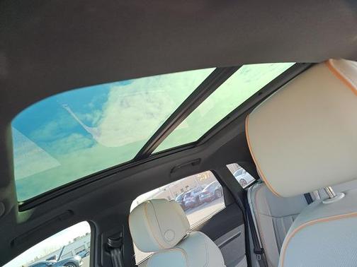 2024 Audi Q8 e-tron Prestige