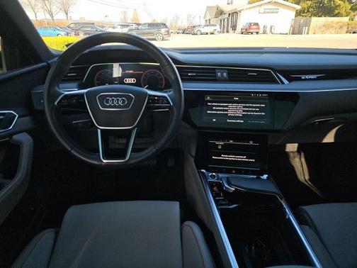 2024 Audi Q8 e-tron Prestige